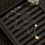 تصویر محصول گوشواره طرح پروانه آبکاری طلای ۱۸ عیار نگین‌دار برند مایا استون کد MAYA-1601164179898