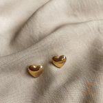 تصویر محصول گوشواره قلب آبکاری طلای ۱۸ عیار نگین‌دار برند مایا استون کد MAYA-1601166587847