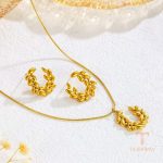 گوشواره استیل ضدزنگ آبکاری طلای ۱۸ عیار نگین‌دار برند مایا استون کد MAYA-1601388496739