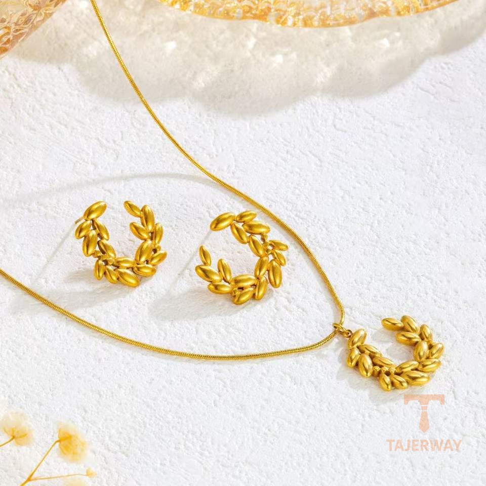 گوشواره استیل ضدزنگ آبکاری طلای ۱۸ عیار نگین‌دار برند مایا استون کد MAYA-1601388496739