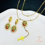 نمای بیشتر گوشواره نگین اتمی زنانه کد MAYA-1601240587687