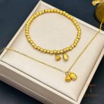 نمای نزدیک دستبند آبکاری طلای ۱۸ عیار نگین‌دار برند مایا استون کد MAYA-1601383666664