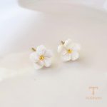 نمای بیشتر گوشواره طرح گل زنانه کد MAYA-1601449311217