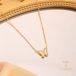 نمای نزدیک گوشواره آبکاری طلای ۱۸ عیار برند مایا استون کد MAYA-1601243283531