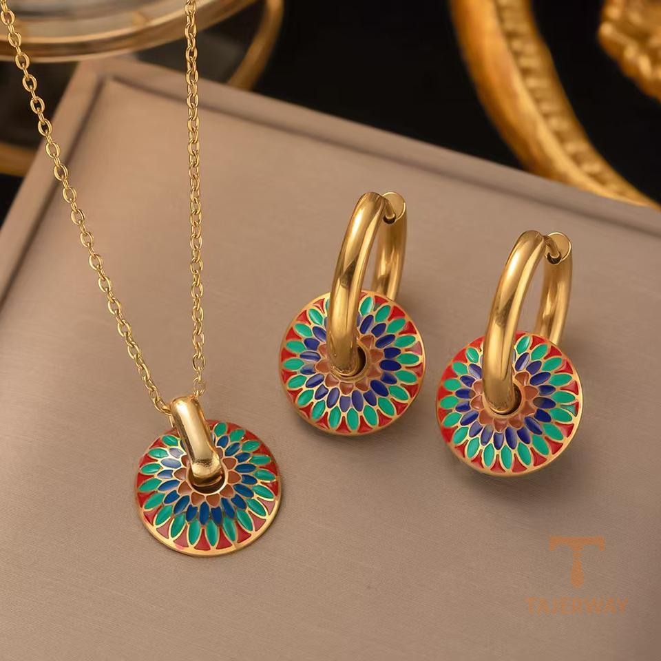 نمای بیشتر گوشواره طرح گل نگیندار زنانه کد MAYA-1601239472905