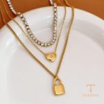 نمای نزدیک ست آبکاری طلای ۱۸ عیار نگین اتمی برند مایا استون کد MY0080