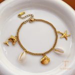 نمای نزدیک گوشواره آبکاری طلای ۱۸ عیار برند مایا استون کد MAYA-1601517883166