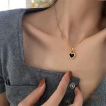 زاویه دیگر گوشواره استیل ضدزنگ آبکاری طلای ۱۸ عیار برند مایا استون کد MAYA-1601243287483